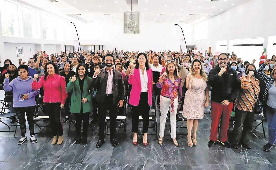 Lía Limón agradeció a Cáncer Warriors por regalar 100 mastografías gratuitas y por ser un aliado permanente para apoyar a las mujeres de ÁO. Foto: Especial