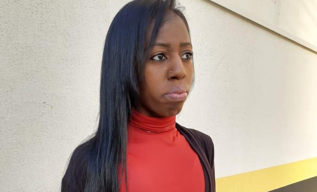 Débora vio como una foto suya se popularizaba en internet como un meme en que se burlaban de ella