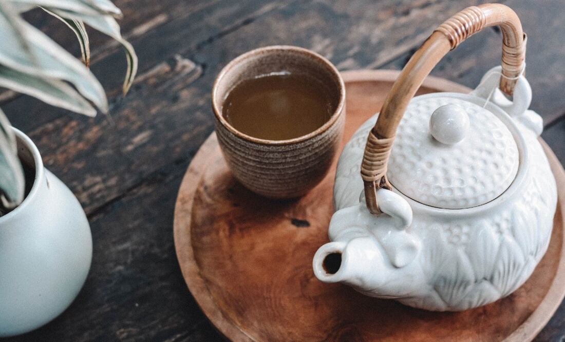 El té de tila ayuda a relajarte y combatir el estrés. Foto: Content Pixie / Unsplash