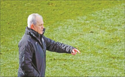 Jugar sin afición es todo un reto: Javier Aguirre