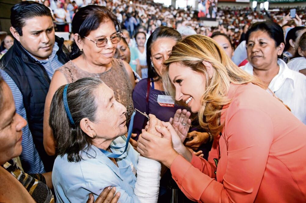 Angélica Rivera de Peña, presidenta del Consejo Ciudadano Consultivo del DIF, se reunió con más de 17 mil mujeres en Tepic (DIF)