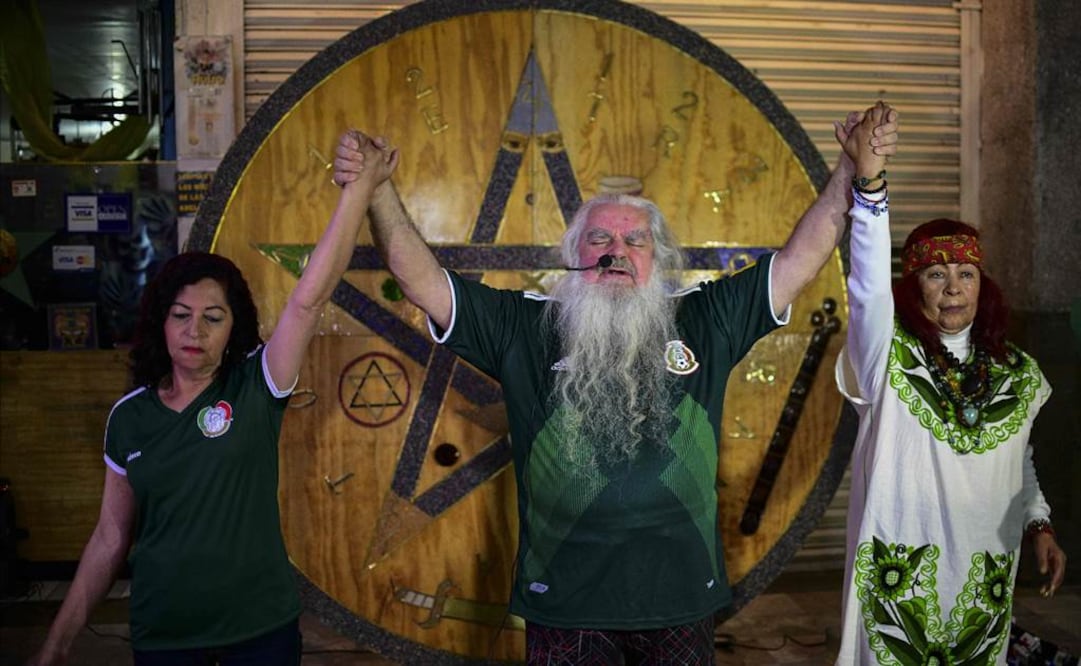 'Brujo Mayor' invoca a Quetzalcóatl para que México avance a quinto partido en Rusia 2018