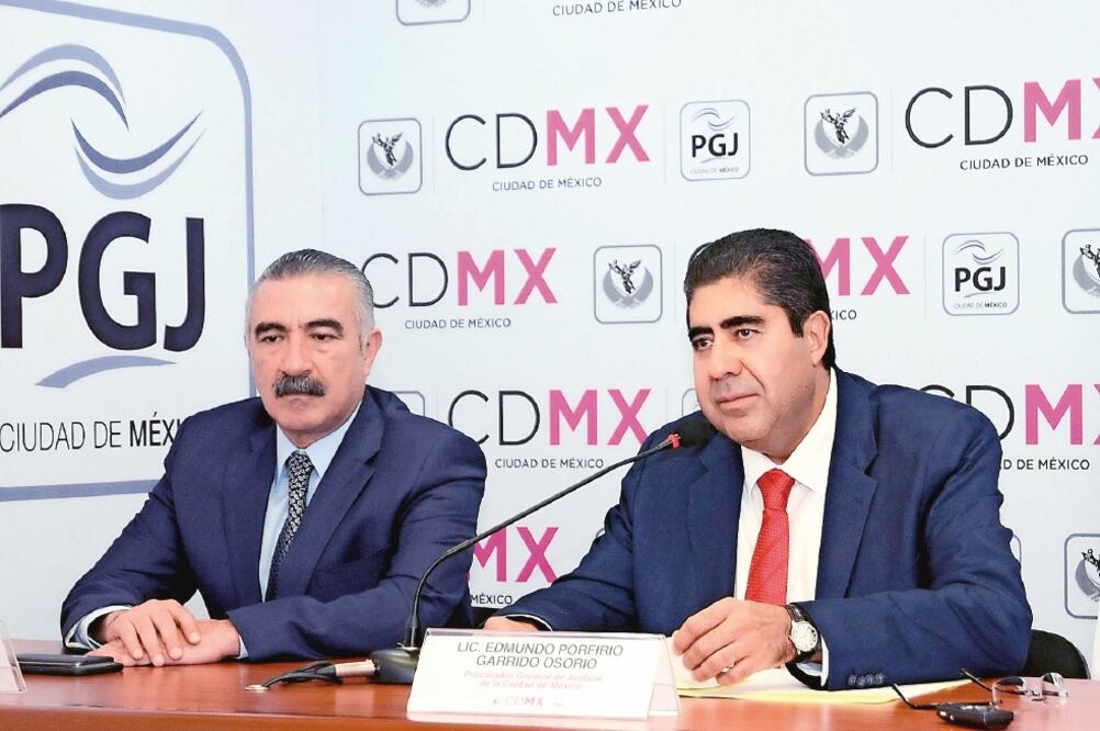 procurador capitalino, Ednundo Garrido Osorio (der.), dijo que tras la audiencia inicial, el juez estableció tres meses para el cierre de la investigación  (CORTESIA PGJ CDMX)