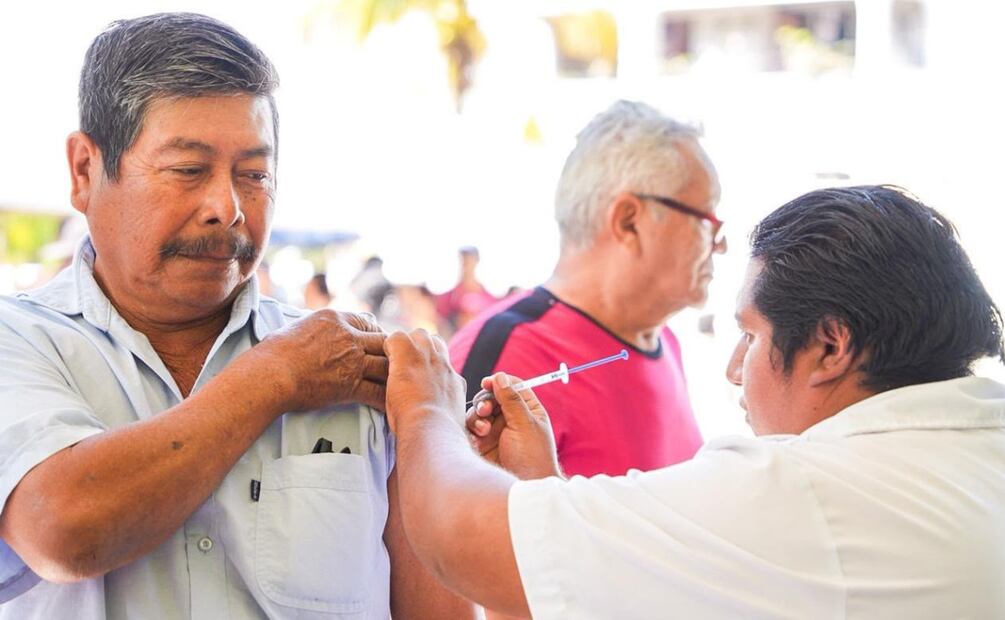 El estado de Quintana Roo habría alcanzado el primer lugar en niveles de vacunación al superar al 277 por ciento la meta de dosis administradas (13/06/2026). Foto: Especial