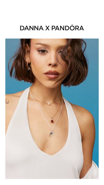 Pandora presenta su nueva colección junto con la cantante mexicana Danna. Foto: Cortesía Pandora