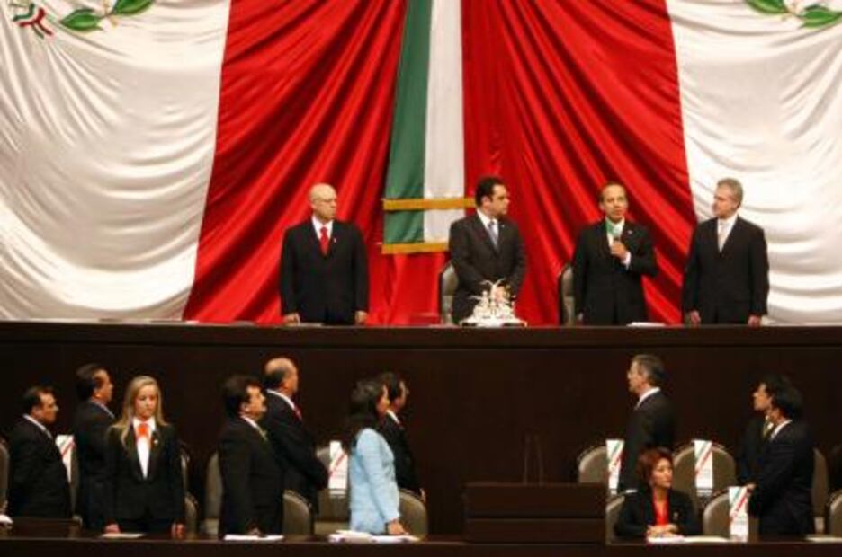 El informe: de la ovación presidencial en las calles, al cuestionamiento en las redes sociales