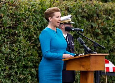 La sociedad "tiene problemas con las mujeres en el poder", dice la primera ministra danesa