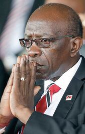 Cesan de por vida a Warner