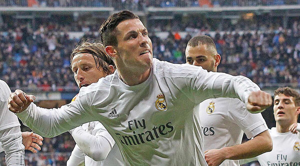 El astro portugués le dio aire a su equipo, que marcha tercero en la Liga de España, con 36 unidades (FERNANDO ALVARADO. EFE)