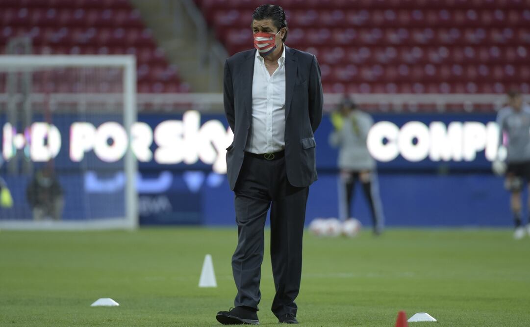 El técnico de Chivas fue el único caso positivo de coronavirus en Chivas en las últimas pruebas / Imago7