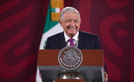 Tras anuncio de Bimbo, AMLO hace "publicidad" a la paleta Payaso; fija vista en impuestos por venta de Ricolino