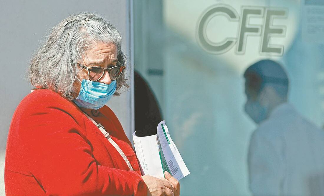 En adeudos mayores a un año, el sector doméstico representa siete de cada 10 clientes morosos de la Comisión Federal de Electricidad. Foto: Antonio Ojeda. EFE