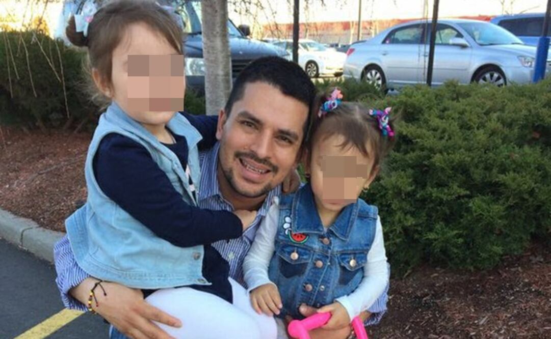 En esta foto familiar sin fecha proporcionada por Sandra Chica, Pablo Villavicencio posa con sus dos hijas. (Foto:AP)