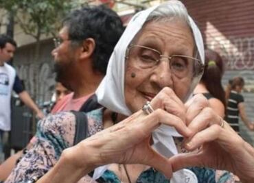Fallece Mirta Acuña de Baravalle fundadora de las Madres de Plaza de Mayo en Argentina; murió a los 99 años