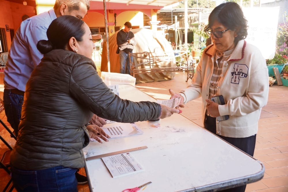 Los primeros resultados de la revocación de mandato en Oaxaca se darán a conocer después de la medianoche de hoy. Foto: Edwin Hernández / EL UNIVERSAL