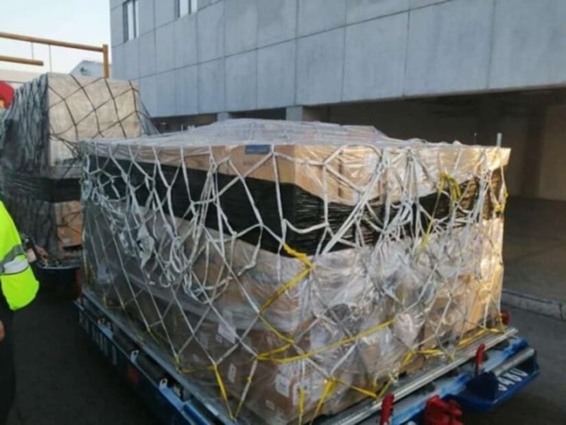 México recibe de China 50 mil kits de prueba para detectar Covid-19