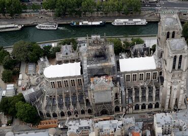 Demandan se arriesgaron muchas vidas por incendio de Notre-Dame