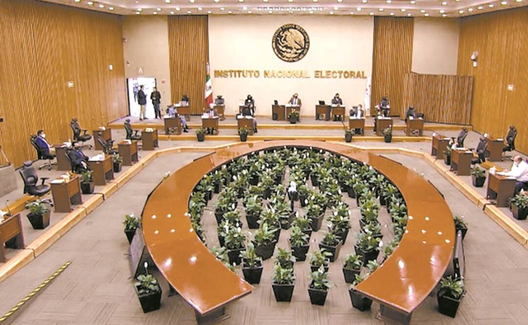 La sesión extraordinaria que inició el miércoles del Consejo General del INE concluyó ayer con el cómputo total de los distritos. Foto: Tomada de video