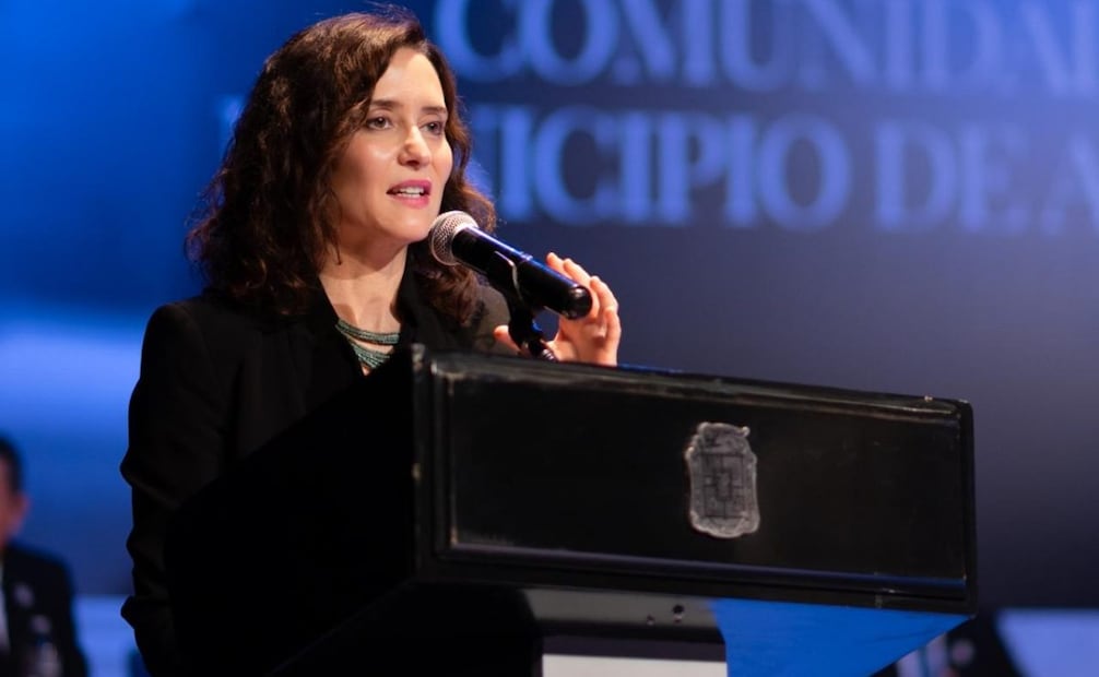 Isabel Díaz Ayuso recibe Medalla al Mérito Cívico y Llaves de Aguascalientes; Morenistas protestan contra condecoración.
Foto: Especial.
