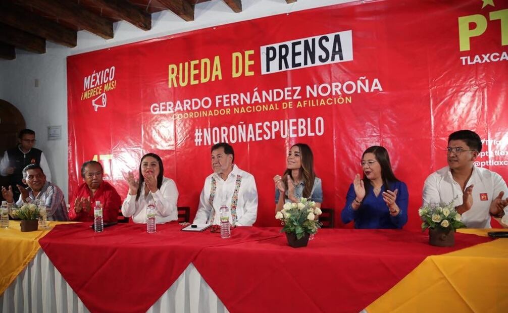 Gerardo Fernández Noroña en evento de promoción en Tlaxcala. Foto: Especial