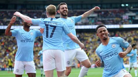 Manchester City, primer equipo en gastar mil millones de euros