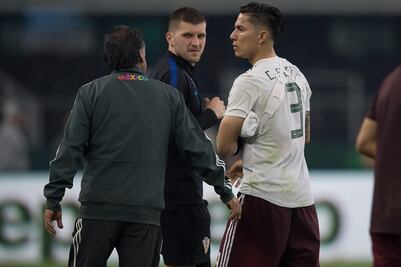 Carlos Salcedo será sometido a cirugía