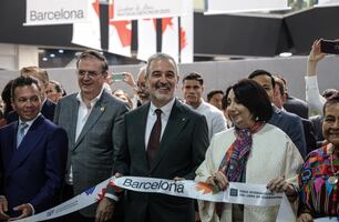 Barcelona arriba a la FIL Guadalajara con su primavera de libros y flores