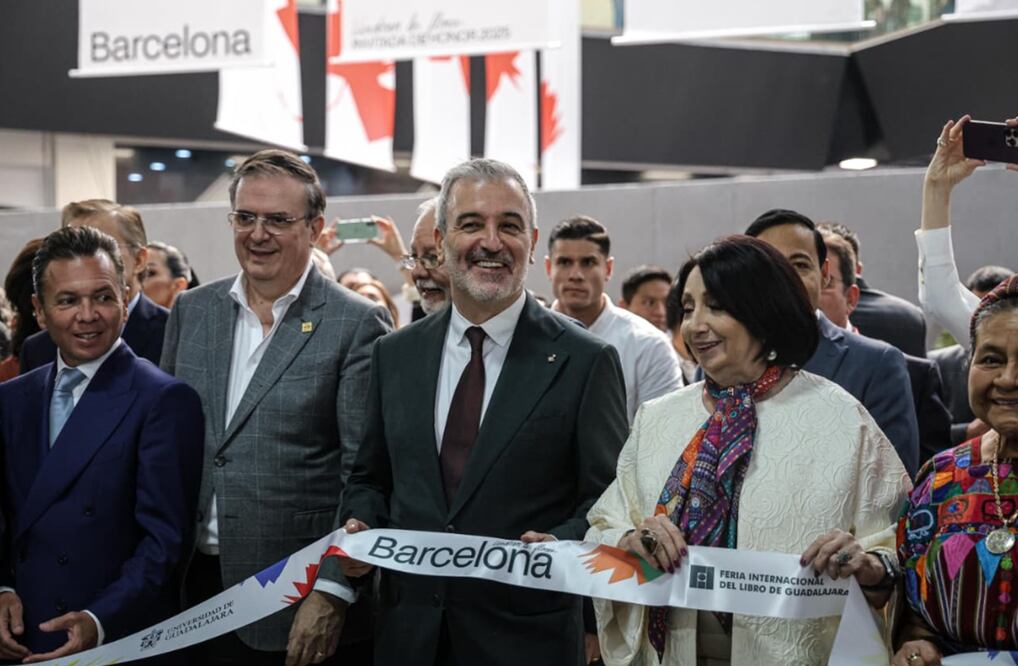 Alcalde de Bacelona, Jaume Collboni, en la FIL Guadalajara 2025.
Foto: Gabriel Pano