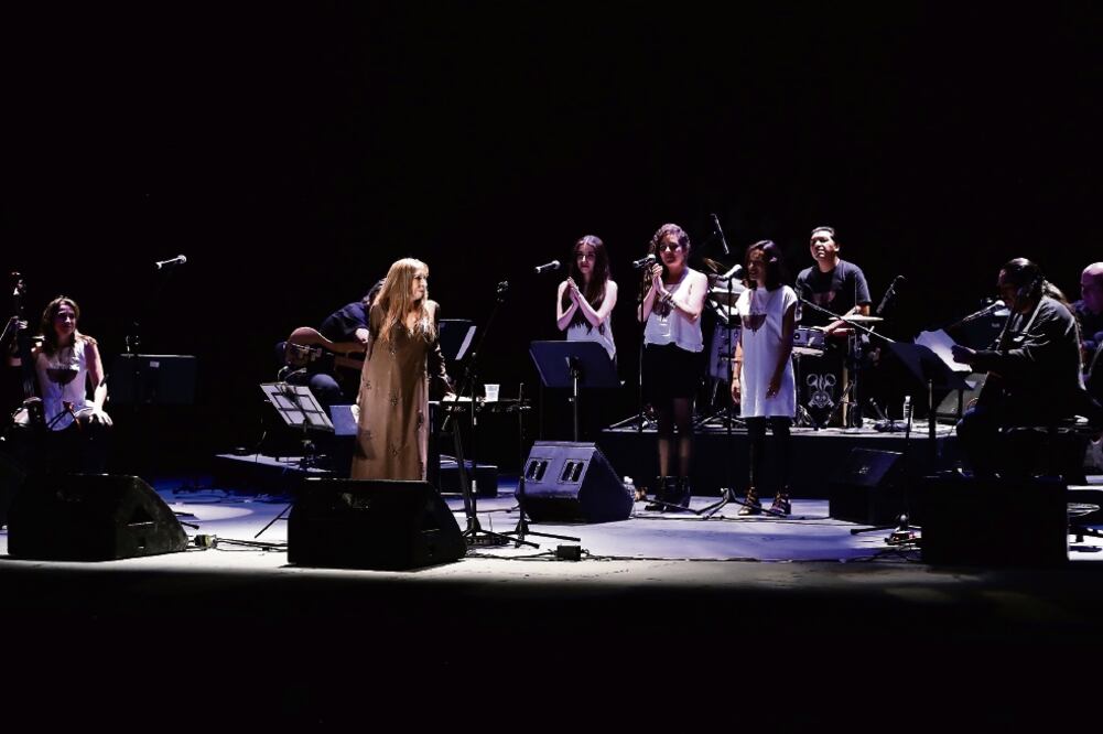 La cantante de blues y jazz presentó su repertorio en el Teatro de la Ciudad Esperanza Iris (BERENICE FREGOSO. EL UNIVERSAL)