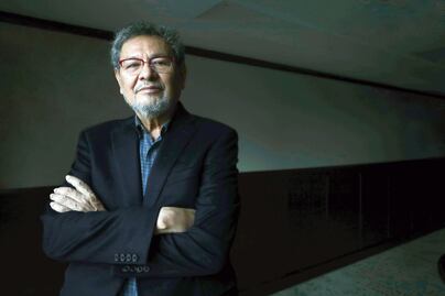 Élmer Mendoza y "No todos los besos son iguales", su libro raro