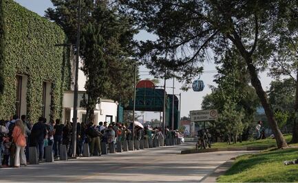 Registran largas filas en Línea 3 del Cablebús; usuarios tardan hasta hora y media en subirse a las cabinas