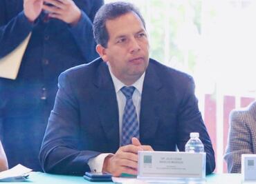 Exdiputado de Morena agrede a dos reporteros que cubrían cierre carretero en Hidalgo