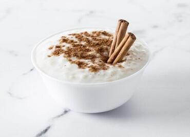 Controla tus niveles de colesterol con esta preparación a base de avena y canela