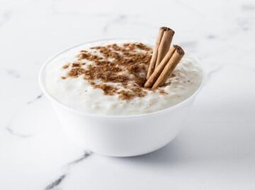 Controla tus niveles de colesterol con esta preparación a base de avena y canela