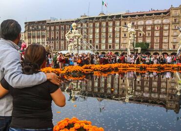 FOTOS: Último día de la ofrenda monumental; cientos de capitalinos celebran el Día de Muertos en el Zócalo