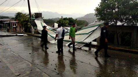 Vientos dañan viviendas en 10 colonias de Chiapas