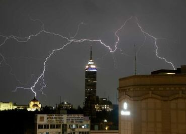 FOTOS: Rayos, viento y lluvias sorprenden a capitalinos; activan alerta naranja en 9 alcaldías