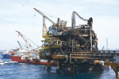 México inicia programa de coberturas de crudo para 2016