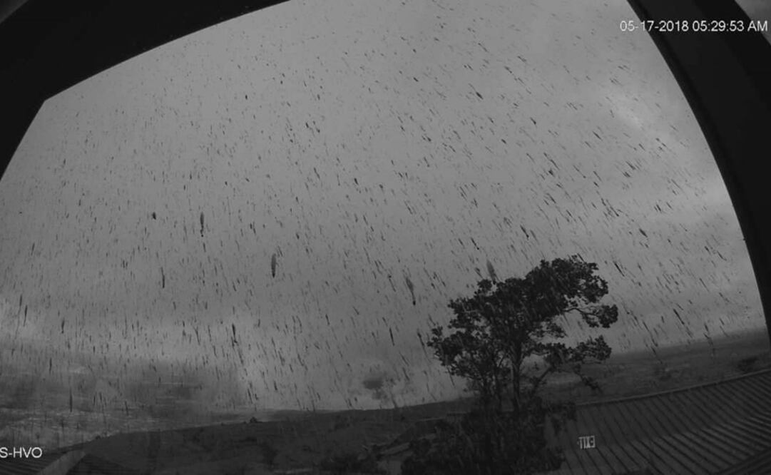 Imagen del sistema de USGS de la explosión ocurrida la mañana de este 17 de mayo. (AP)