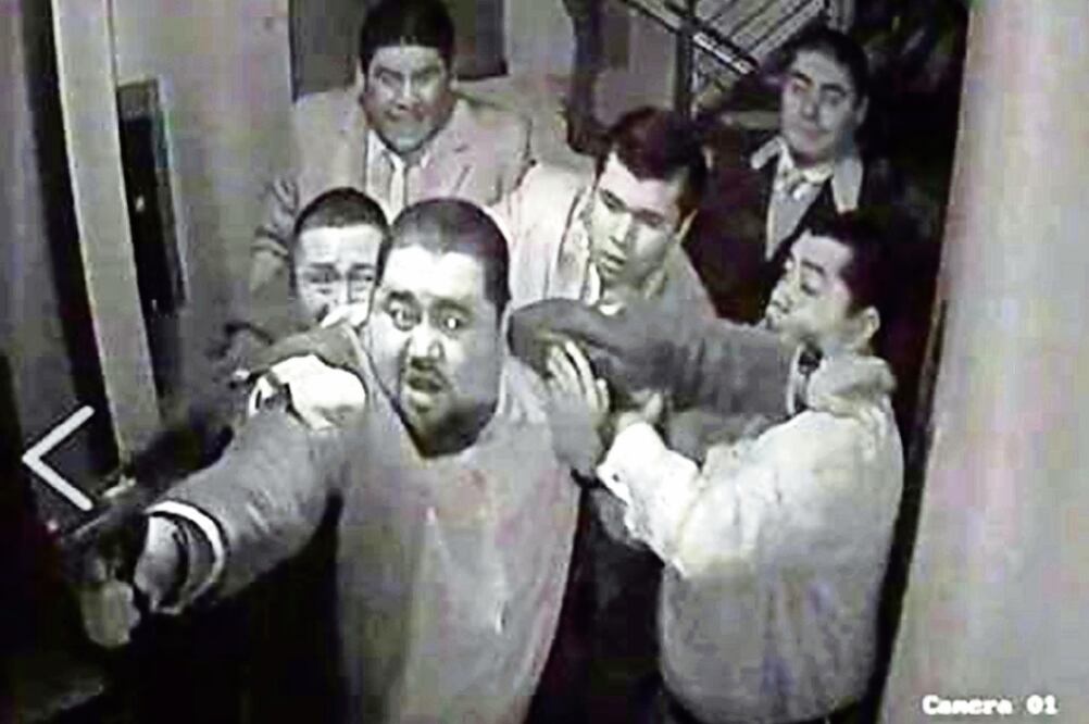 El empresario Emir Garduño fue captado disparando con un arma de fuego en un bar de Metepec, en noviembre del año pasado (FOTO TOMADA DE VIDEO)