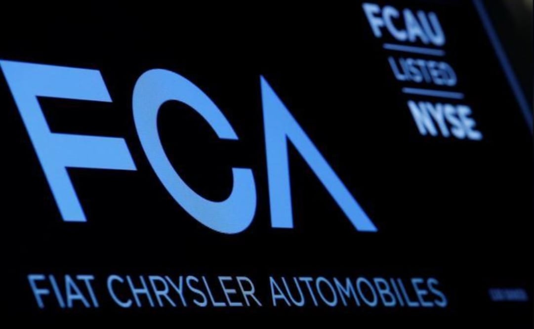 A screen displays the ticker information for Fiat Chrysler Automobiles – Photo: Brendan McDermid/REUTERS