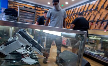 Estadounidenses tienen derecho a portar armas en público, determina la Corte Suprema de EU