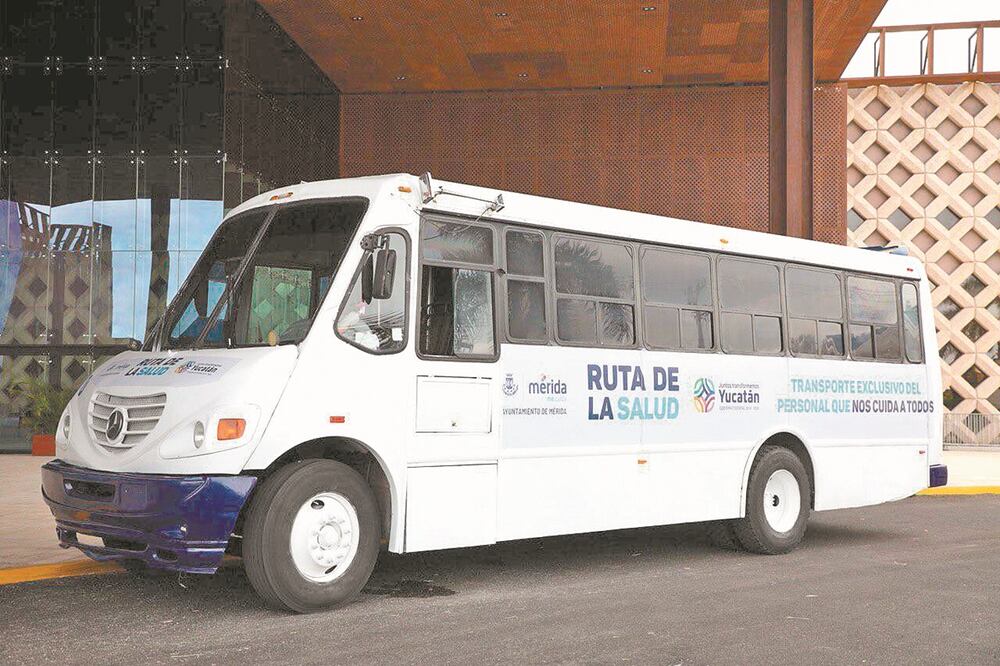 Los autobuses están identificados con la leyenda Ruta de la Salud y pasarán por los hospitales de la capital yucateca. Foto: Especial