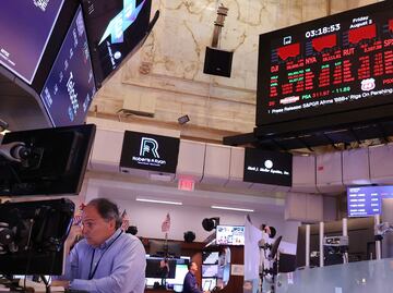 Lunes Negro: Wall Street se desploma en la apertura, con caídas de mil puntos en Dow Jones