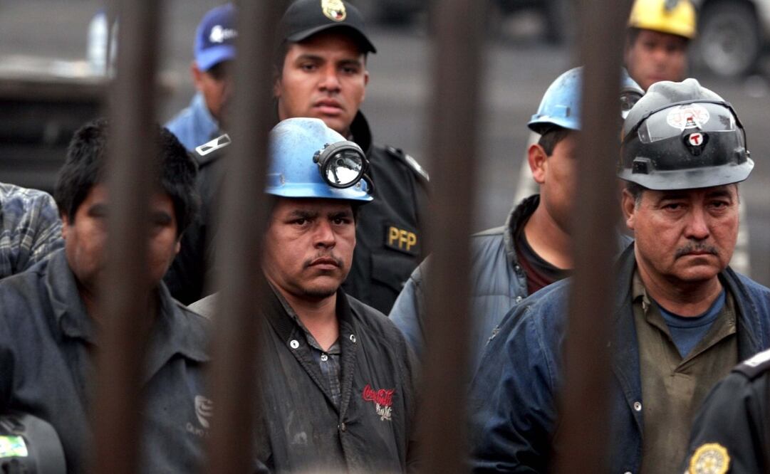 El presidente Andrés Manuel López Obrador informó que se prevé que en los primeros meses de 2024 se pueda llegar a donde están los cuerpos de los mineros atrapados en la mina de Pasta de Conchos, Coahuila. Foto: archivo EL UNIVERSAL