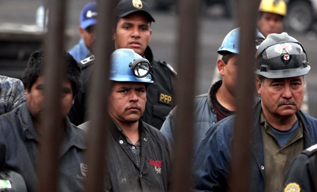 El presidente Andrés Manuel López Obrador informó que se prevé que en los primeros meses de 2024 se pueda llegar a donde están los cuerpos de los mineros atrapados en la mina de Pasta de Conchos, Coahuila. Foto: archivo EL UNIVERSAL