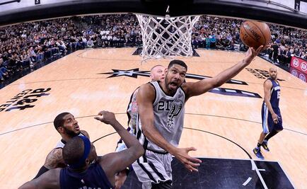 Spurs apalea en su casa a Memphis