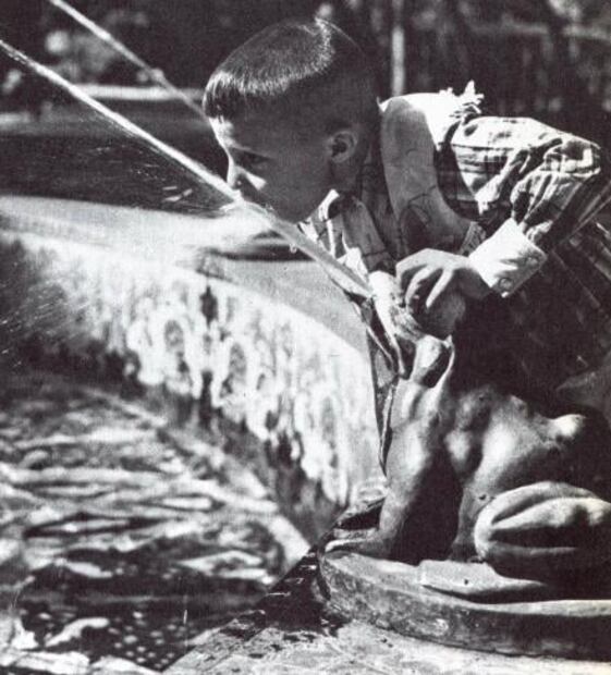 Bebemos agua embotellada por el sismo del 85