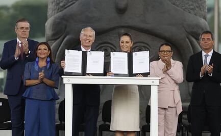 Sheinbaum firma decretos para incentivar inversión; resalta que "vamos a ir mejor" pese a condiciones internacionales complejas