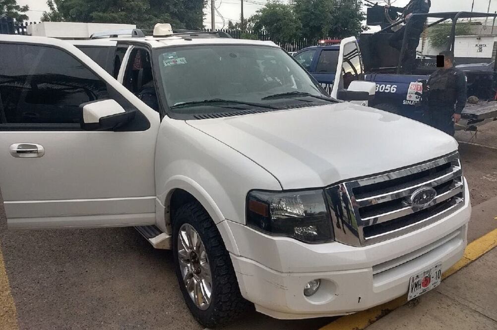 Operativo. En un patrullaje en Culiacancito, policías detectaron una camioneta de lujo en la que viajaban los 4 jóvenes. (ESPECIAL)